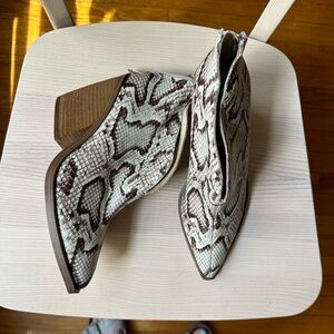 Vince Camuto Snakeskin Print Bootie size 7